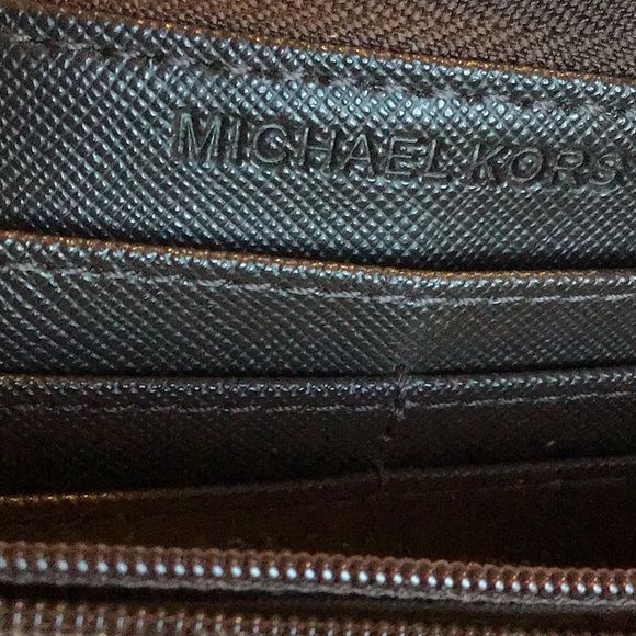 Michael Kors wallets - Picture 12 of 14